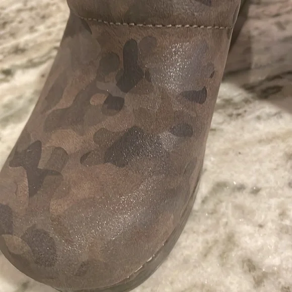 Clog shimmery NWT - Picture 2 of 3